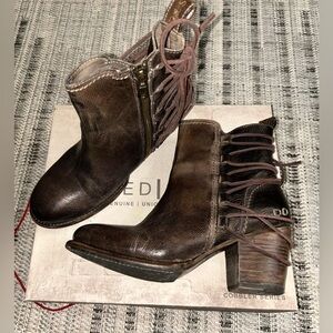 Bedstu boots Blaire Boots. Size 9.5 (IMO runs small more like 8.5) READ.
